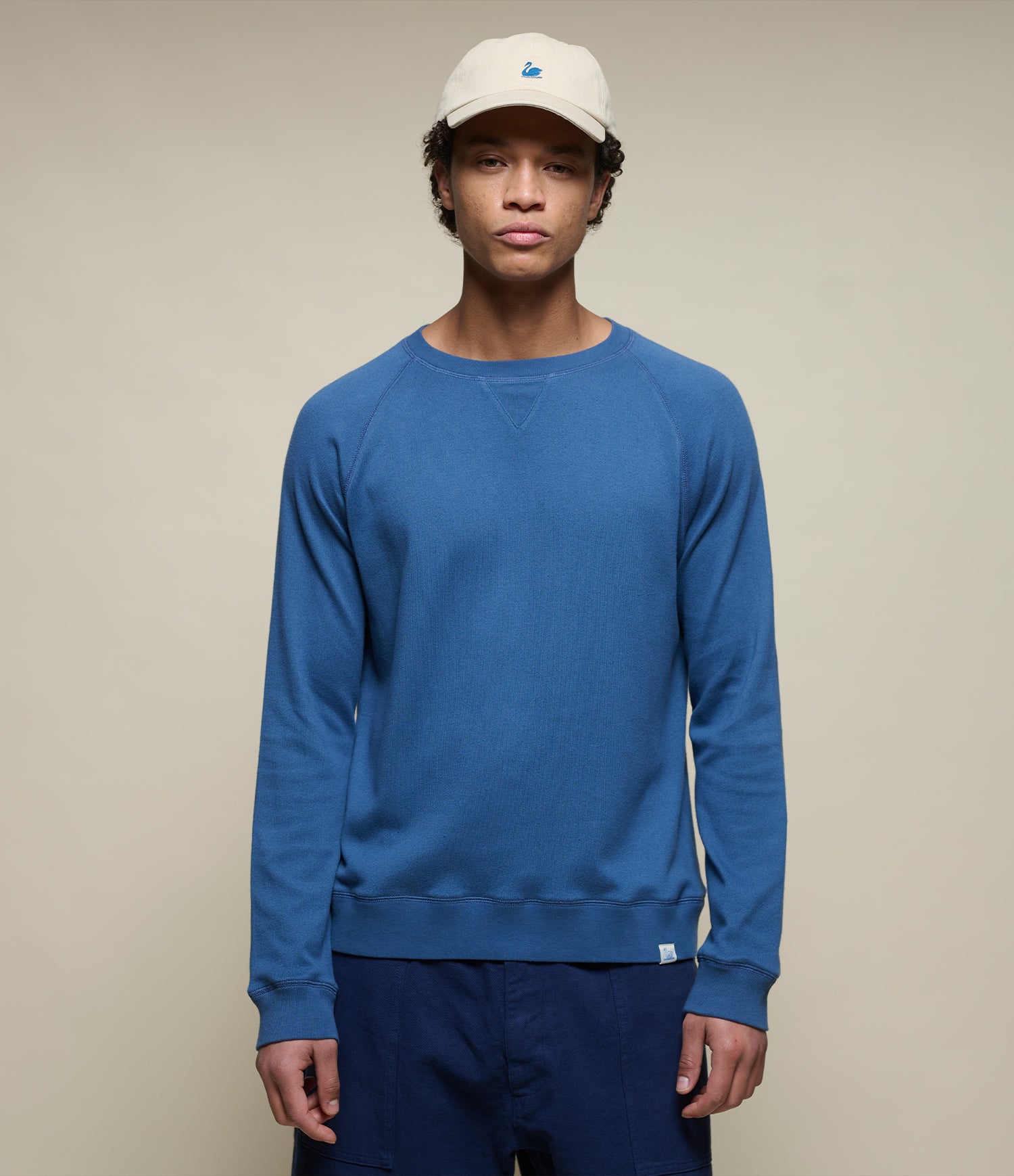 Indigo Organic Cotton Raglan Sweatshirt | Merz b. Schwanen