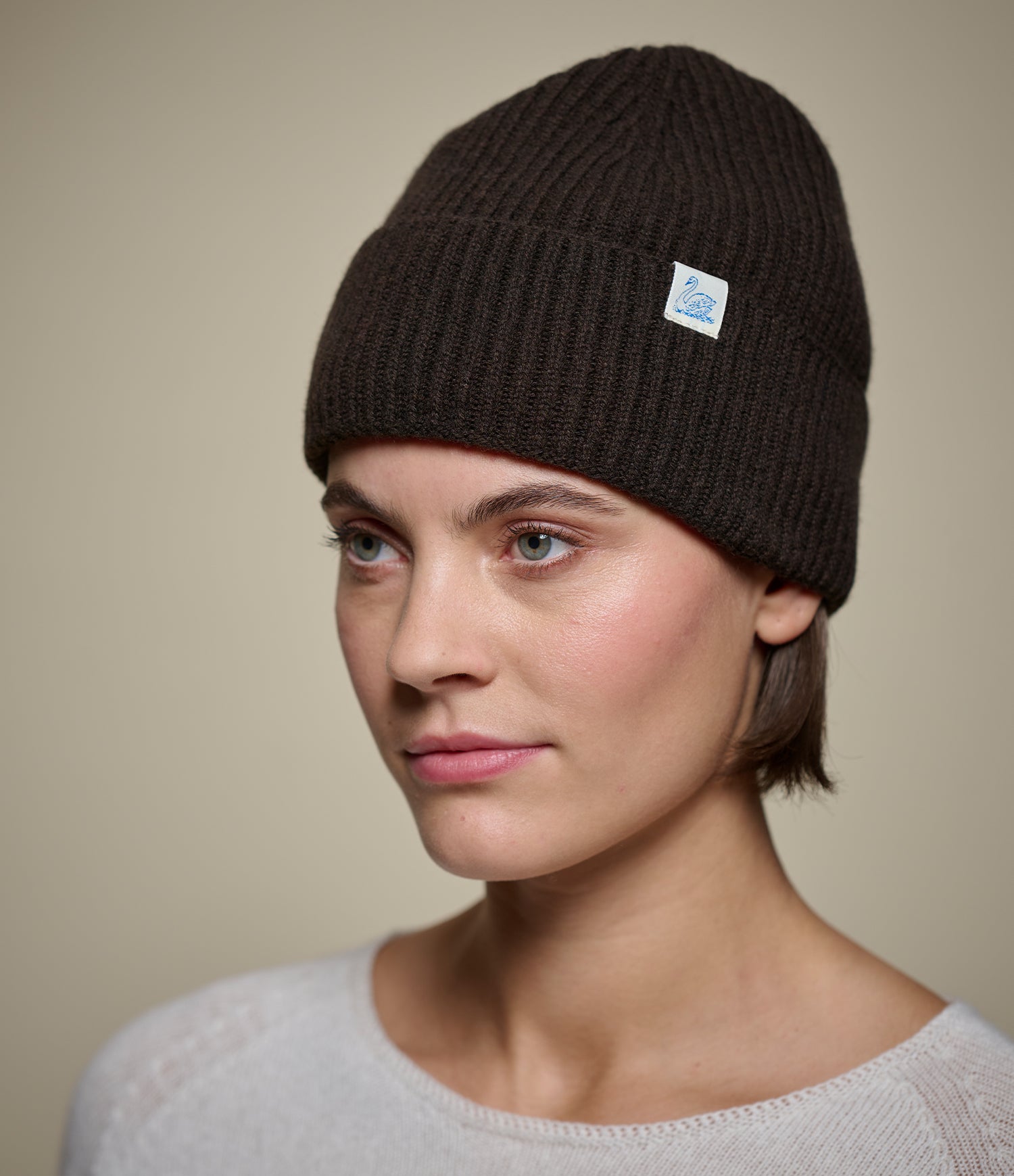 Espresso Merino Cashmere Silk Beanie | Merz b. Schwanen