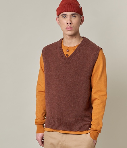 GOOD BASICS | LOVE03 men’s vest, merino cashmere blend, relaxed fit  15 chestnut