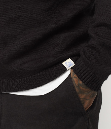 GOOD BASICS | MWRC01 men’s pullover, merino wool, relaxed fit  99 deep black